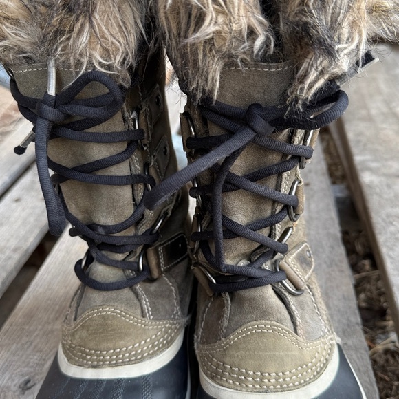 Sorel Joan of Arctic Boots Olive - Picture 8 of 16